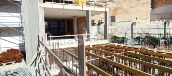 Коммерческая недвижимость с 1 комнатой в Лечче, Италия № 95339 11