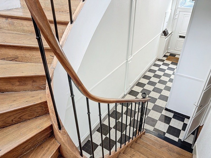 5 bedrooms House in Reims, France No. 155989