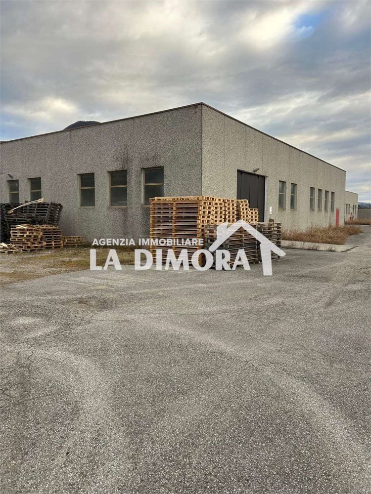 Склад 1931м² в Чизон Ди Вальмарино, Италия № 218522
