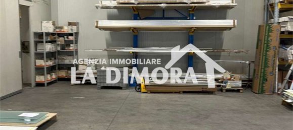 Склад 1931м² в Чизон Ди Вальмарино, Италия № 218522 3