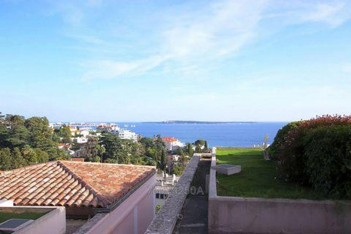 Studio in the Condo in Cannes, France No. 13779