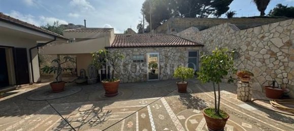 9 rooms Villa in Sciacca, Italy No. 156576 2