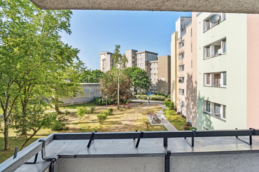 2 rooms Apartment in Falkenhagener Feld, Germany No. 19119