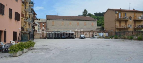 83m² Office in Ancona, Italy No. 77353 5