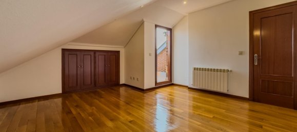 Dúplex de 4 dormitorios en El Astillero, Spain No. 164500 8