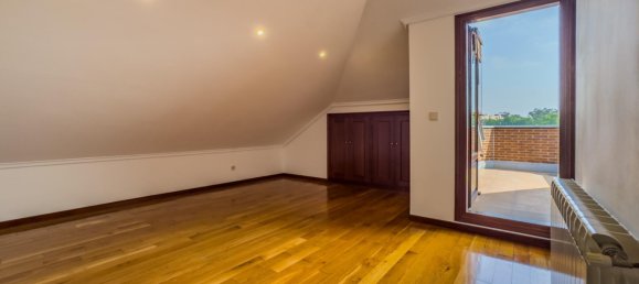 Dúplex de 4 dormitorios en El Astillero, Spain No. 164500 10