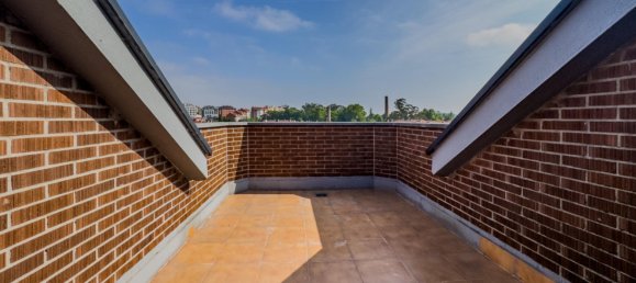 Dúplex de 4 dormitorios en El Astillero, Spain No. 164500 5