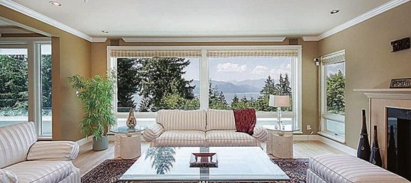 7 bedrooms House in British Columbia, Canada No. 1257 7