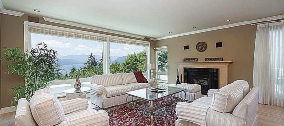 7 bedrooms House in British Columbia, Canada No. 1257 6