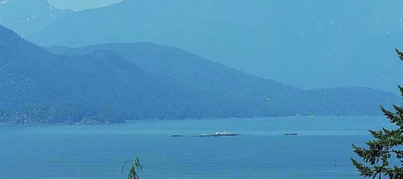 7 bedrooms House in British Columbia, Canada No. 1257 2