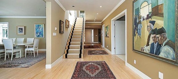 7 bedrooms House in British Columbia, Canada No. 1257 4