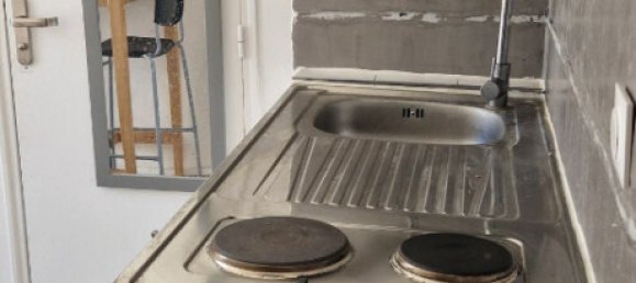 Studio in Paris, France No. 285110 3