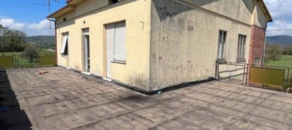 1145m² Commercial property in Tuoro sul Trasimeno, Italy No. 316426 10