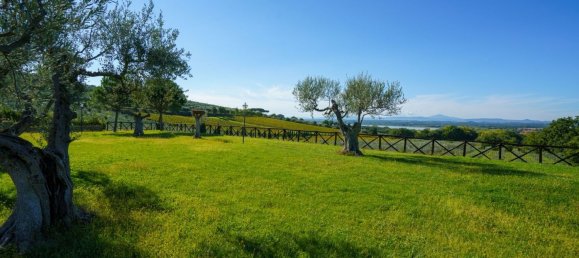 21 room Villa in Tuoro sul Trasimeno, Italy No. 54184 3