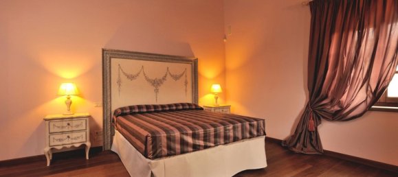 21 room Villa in Tuoro sul Trasimeno, Italy No. 54184 16