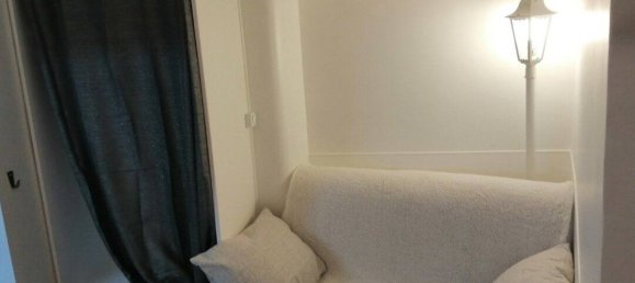 Studio in Paris, France No. 333873 2