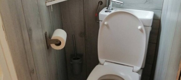 Studio in Paris, France No. 333873 7