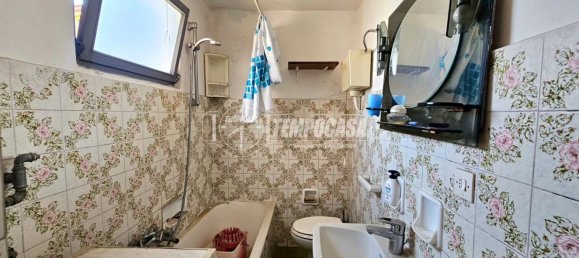 2 Schlafzimmer Haus in Parzanica, Italy, Nr. 361079 14