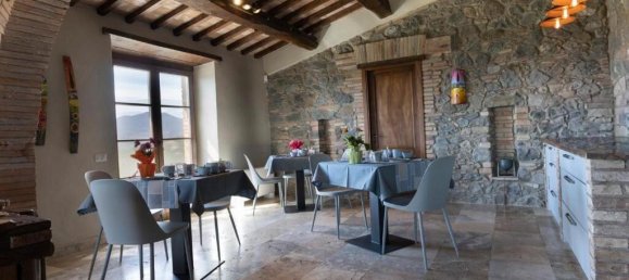 5 bedrooms House in Radicofani, Italy No. 54057 16