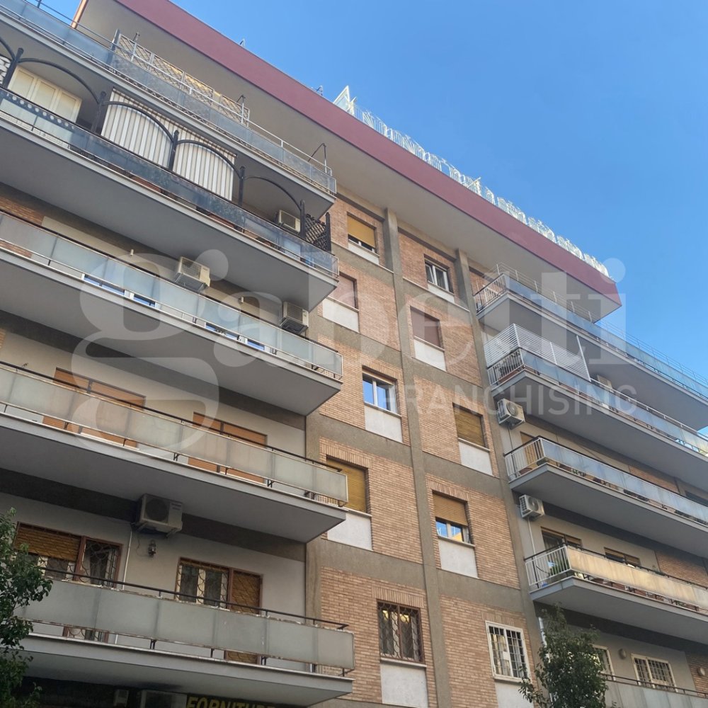 Apartamento de 2 dormitorios en Rome, Italy No. 263649