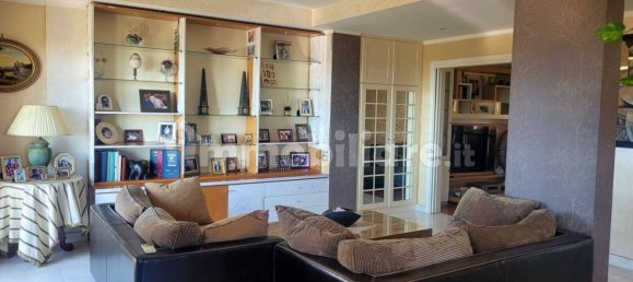 4 bedrooms Apartment in Monterotondo, Italy No. 272683 3