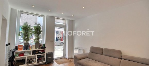 1 غرف نوم عقار تجاري في Suresnes, France رقم 175345 2