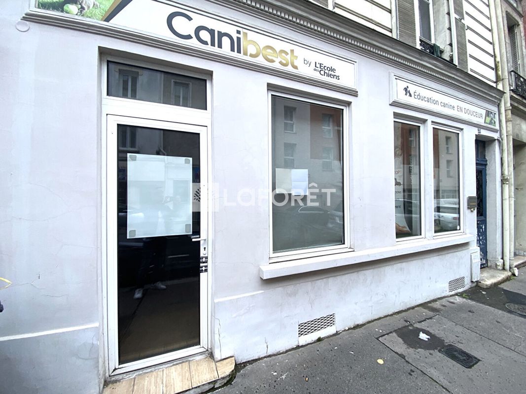 1 غرف نوم عقار تجاري في Suresnes, France رقم 175345