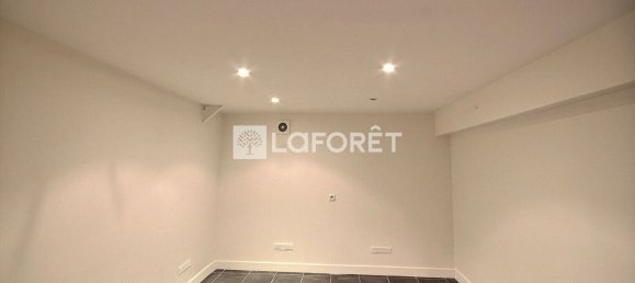 1 غرف نوم عقار تجاري في Suresnes, France رقم 175345 6