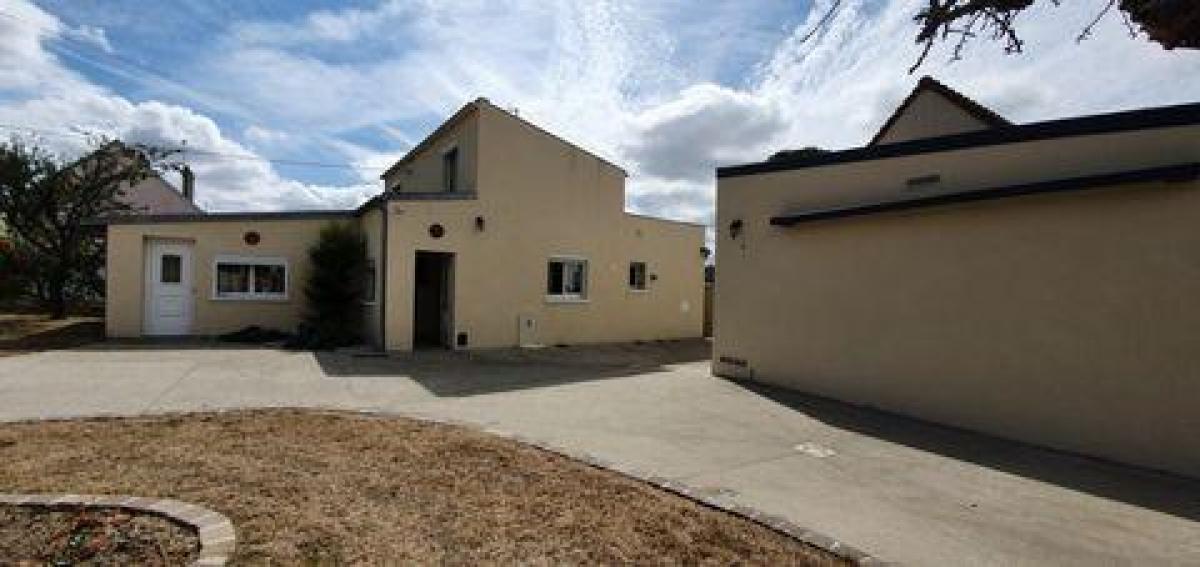 5 bedrooms House in La Loupe, France No. 4991