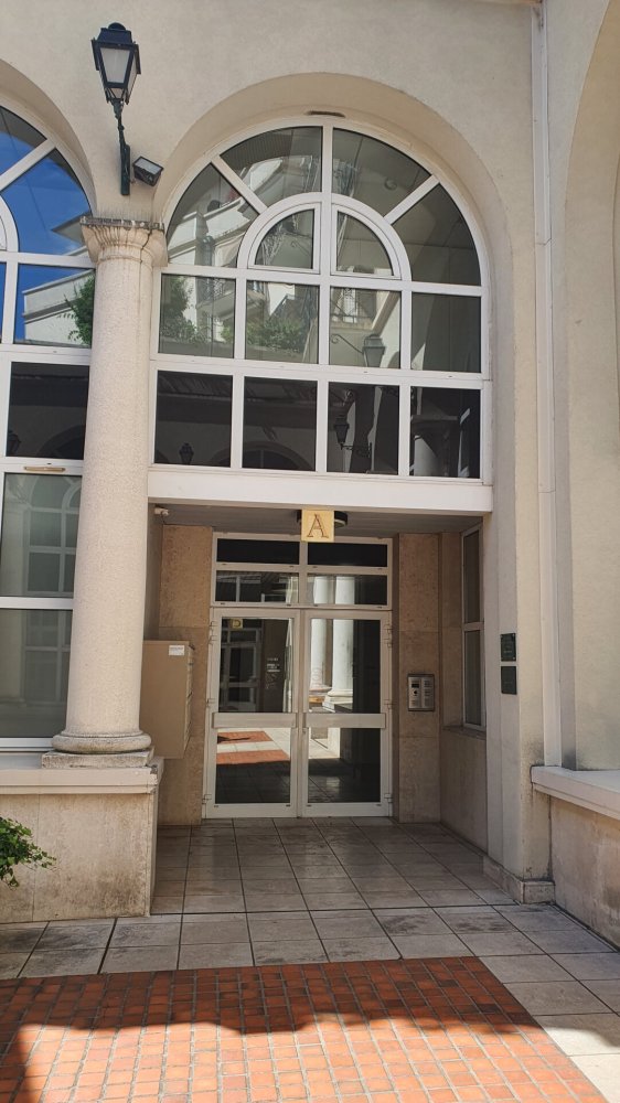 Propriété commerciale à Mulhouse, France 233m² No. 272317