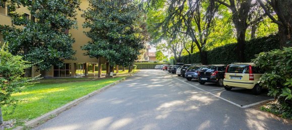 Apartamento de 4 habitaciónes en Legnano, Italy No. 338129 4