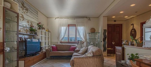 Casa de 8 divisões em Quarrata, Italy N.º 46001 6