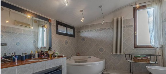 Casa de 8 divisões em Quarrata, Italy N.º 46001 7