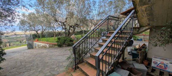 Casa de 8 divisões em Quarrata, Italy N.º 46001 17