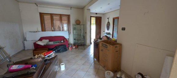 Casa de 8 divisões em Quarrata, Italy N.º 46001 26