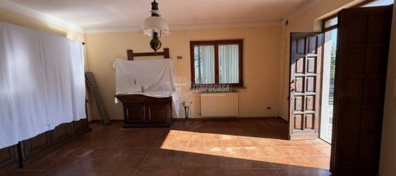 4 bedrooms Apartment in Asti, Italy No. 186211 25
