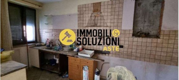 2-salle Appartement à Busto Arsizio, Italy No. 13054 7