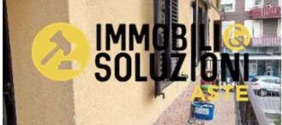 2-salle Appartement à Busto Arsizio, Italy No. 13054 14