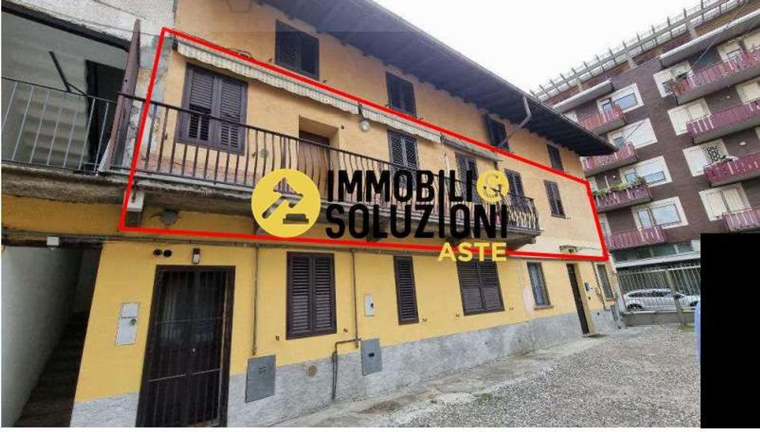 2-salle Appartement à Busto Arsizio, Italy No. 13054