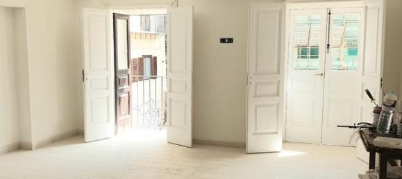 Офис с 2 комнатами в Палермо, Италия № 272146 4