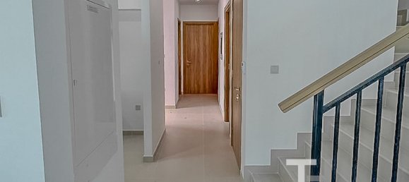 Таунхаус с 4 спальнями в Dubai Land, ОАЭ № 28572 8