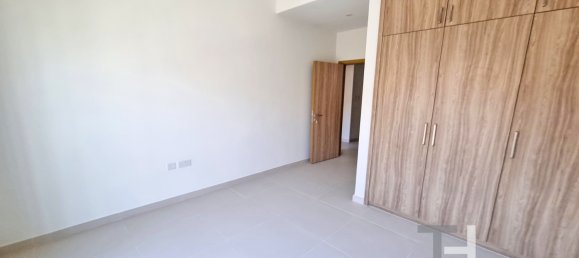 Таунхаус с 4 спальнями в Dubai Land, ОАЭ № 28572 11