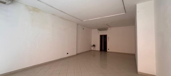 65m² Commercial property in Legnago, Italy No. 380401 23
