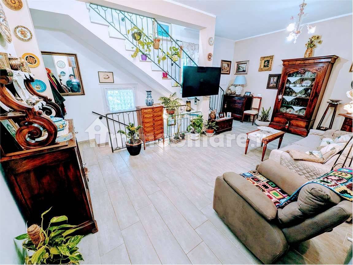 Вилла с 4 спальнями в Госсоленго, Италия № 118544