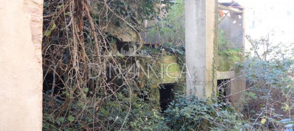 Дом с 6 комнатами в Монтополи ин Валь д’Арно, Италия № 236911 8