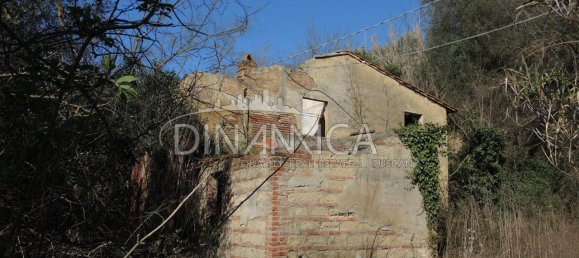 Дом с 6 комнатами в Монтополи ин Валь д’Арно, Италия № 236911 2