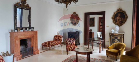 Apartamento de 5 divisões em Bari, Italy N.º 180541 24