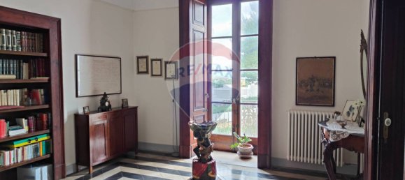 Apartamento de 5 divisões em Bari, Italy N.º 180541 18