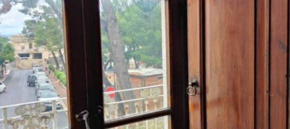 Apartamento de 5 divisões em Bari, Italy N.º 180541 12