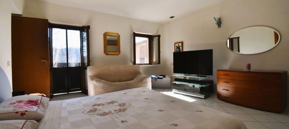 10 rooms House in Vigliano d'Asti, Italy No. 160817 26
